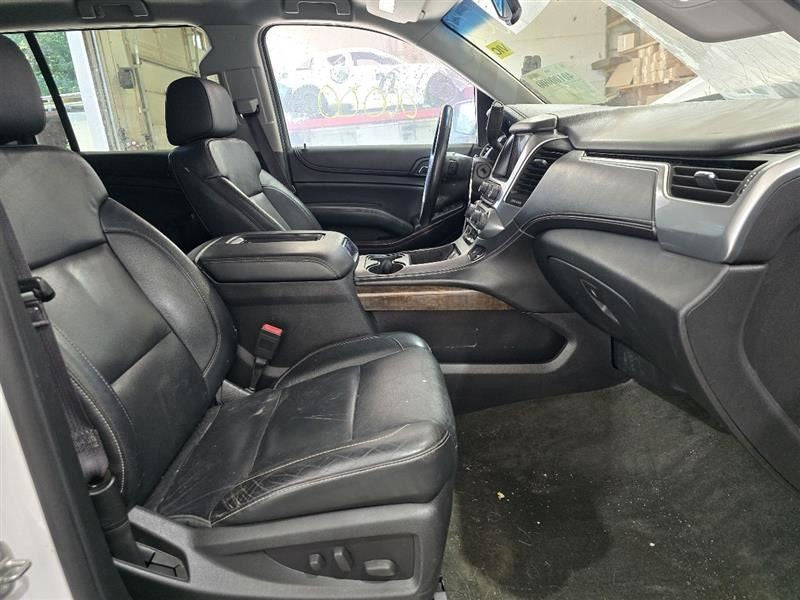 Passenger Right Tail Light Thru 09/01/14 Fits 15 SUBURBAN 1500 600804
