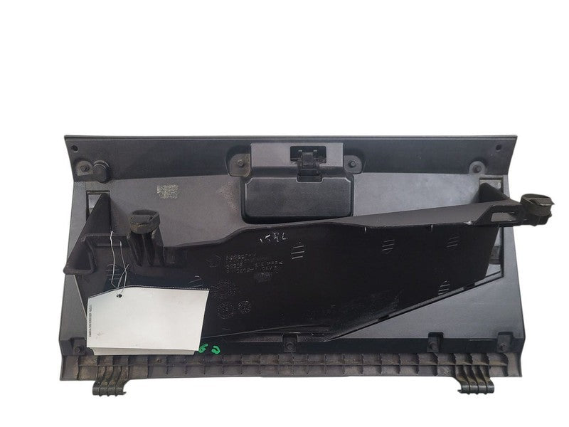 RAM3500   2004 Glove Box 640236