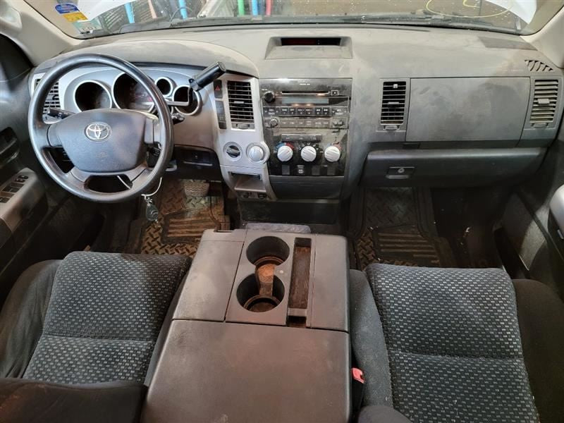 TUNDRA    2008 Owners Manual 552136