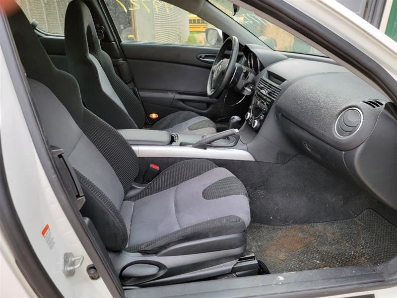 RX8       2005 Seat Belt Rear 570723