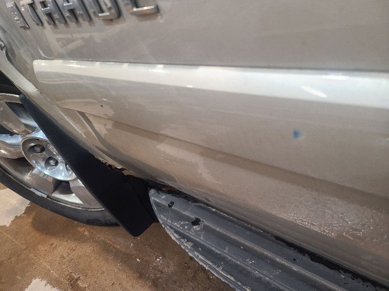TAHOE     2007 Door Moulding Front 657869