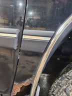 T100      1998 Fender Moulding 653985