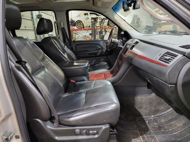 REAR ESCALADE  2008 2nd Row Passenger Side Retractor Seat Belt Rear 56