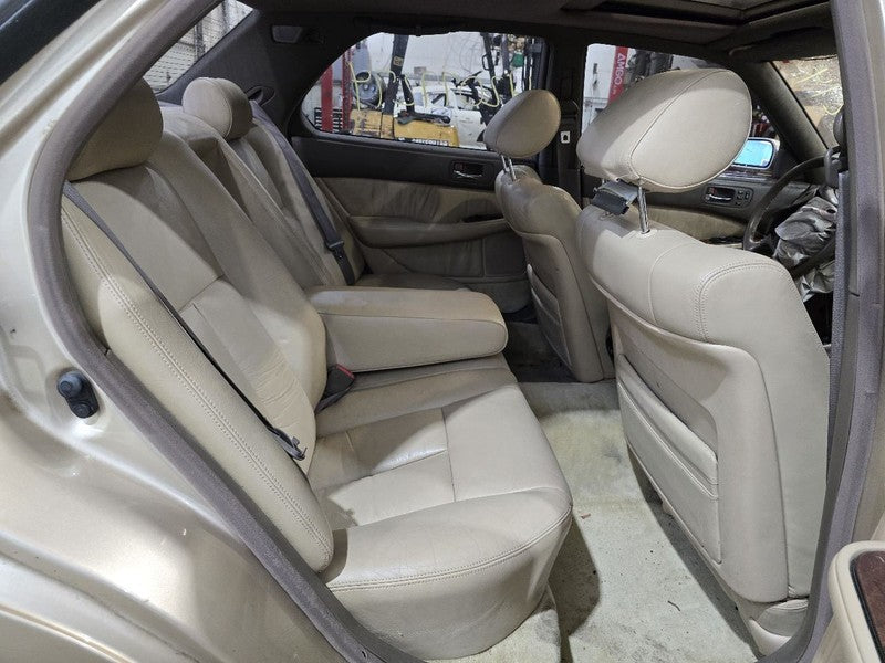 LS400     1992 Seat Belt Front 630264
