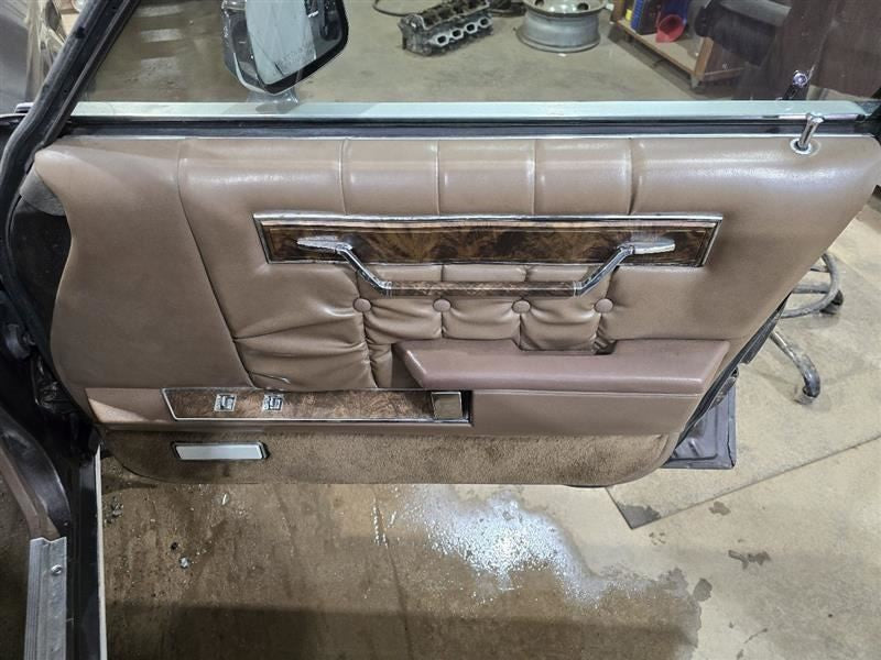 Passenger Front Door Trim Panel Fits 1988 NEW YORKER 581921