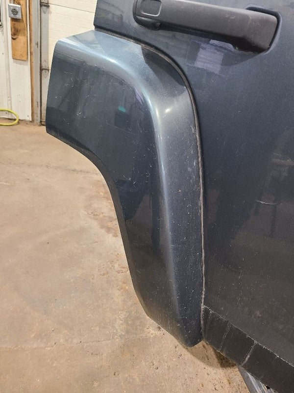H3        2006 Fender Flare/Extension 679853