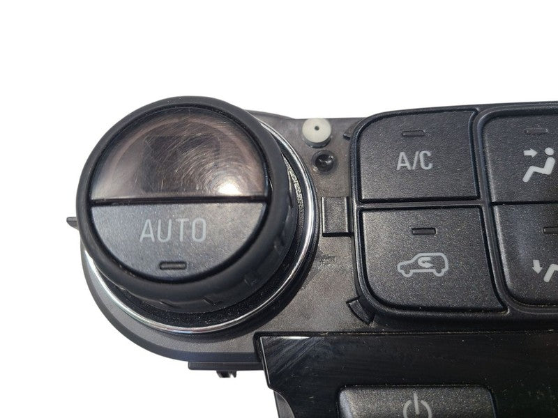 Temperature Control Dash Mounted ID 84258727 Fits 15-20 SUBURBAN 1500 