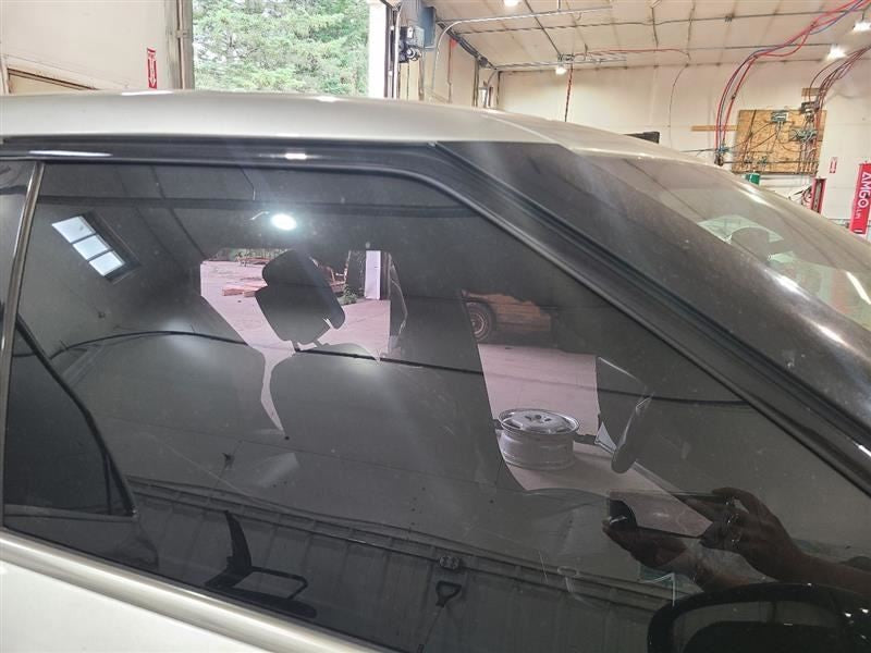 Passenger Right Front Door Glass Fits 10-11 SAAB 9-5 591449