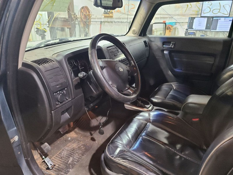 H3        2006 Headliner 679865