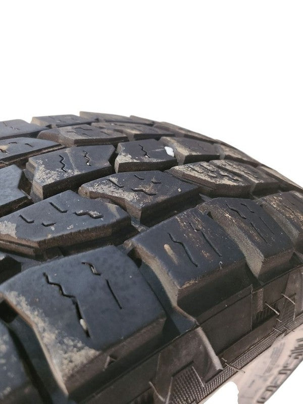 1 Used Tire   245 75 17 Cooper 9/32  667191