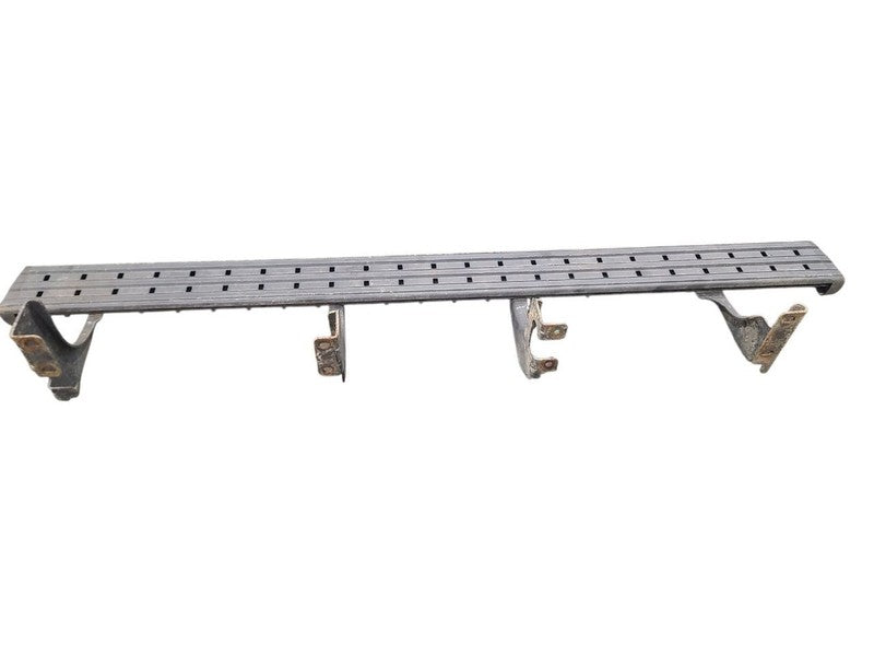 H3        2006 Running Board 679851