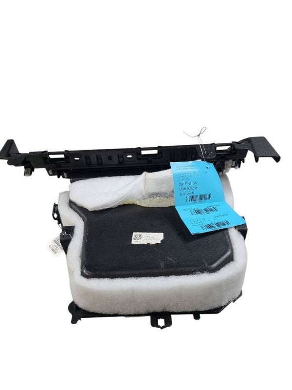 200       2015 Glove Box 644801