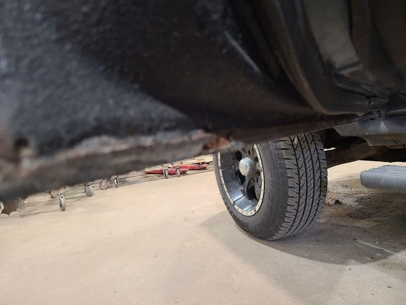 Driver Left Front Door Thru 2/25/07 Fits 06-07 HUMMER H3 679850