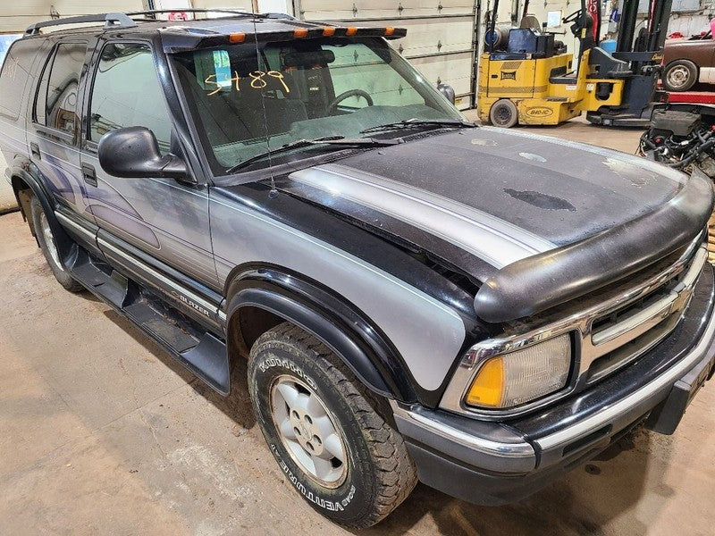 Trunk/Hatch/Tailgate Lower With Wiper Fits 95-05 BLAZER S10/JIMMY S15 