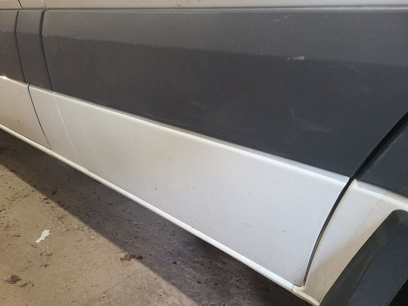Passenger Right Front Door Fits 10-18 MERCEDES SPRINTER 2500 679648