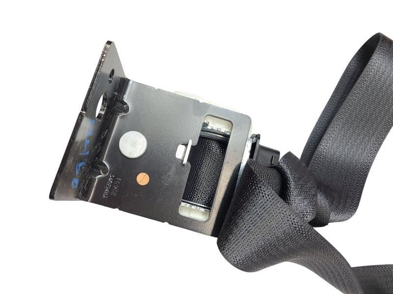 REAR SILVRDO15 2018 Center Retractor Seat Belt Rear 568183