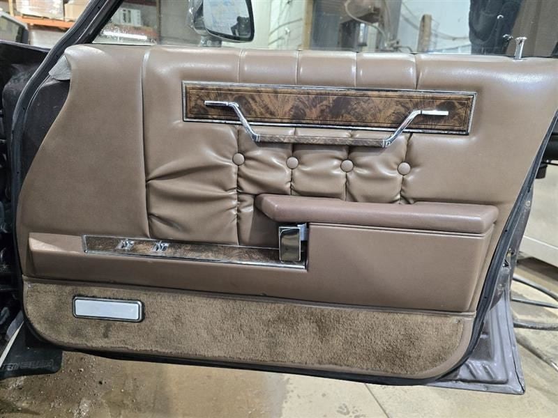 Passenger Front Door Trim Panel Fits 1988 NEW YORKER 581921