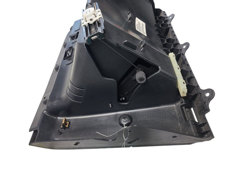 CHARGER   2014 Glove Box 663687