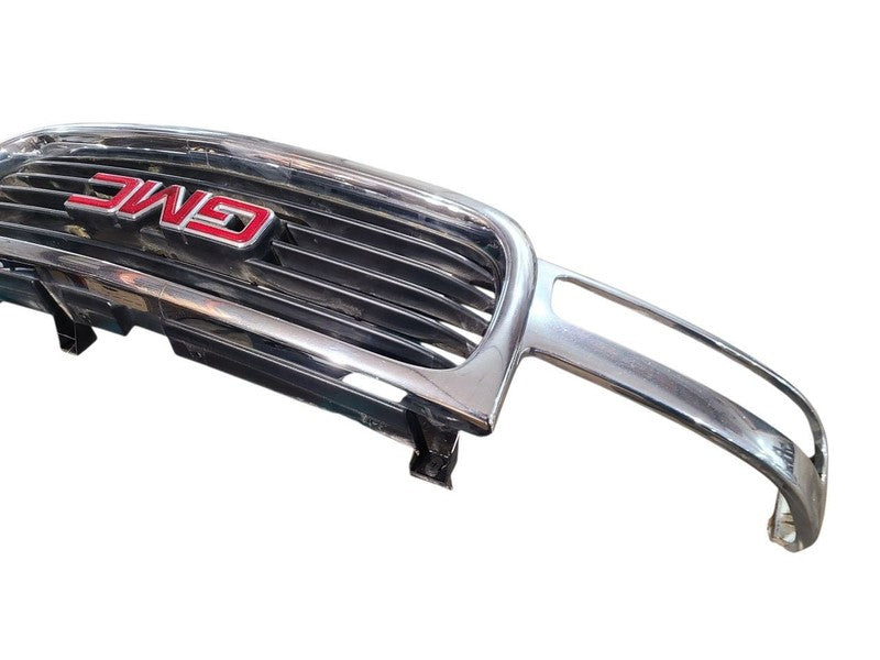 Grille Excluding Denali Fits 00-06 YUKON 650090