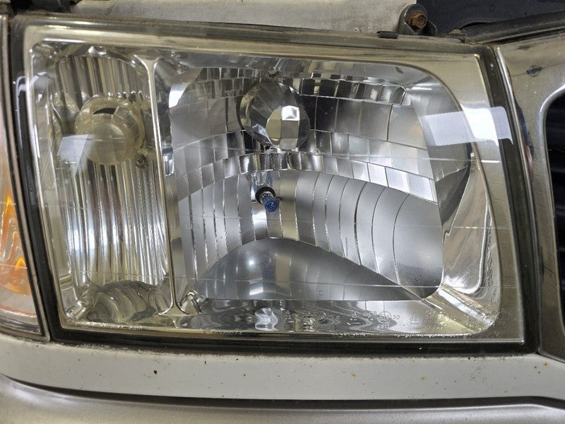 Passenger Right Headlight Thru 4/05 Fits 98-05 LAND CRUISER 640087