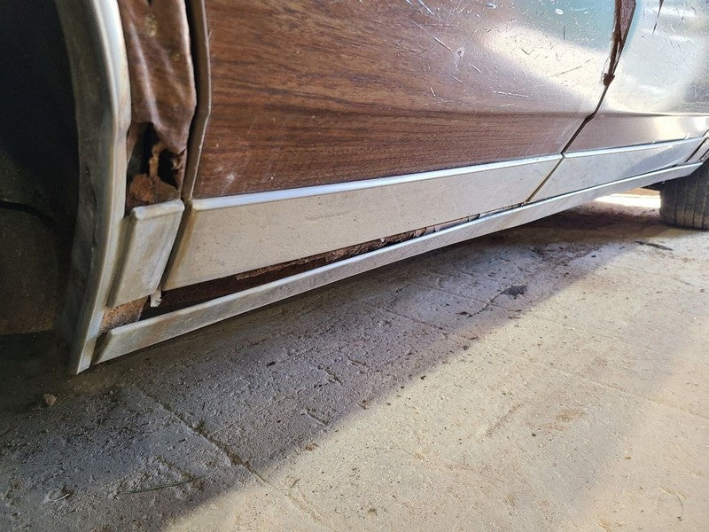 OLDS-SW   1988 Door Moulding Rear 677775