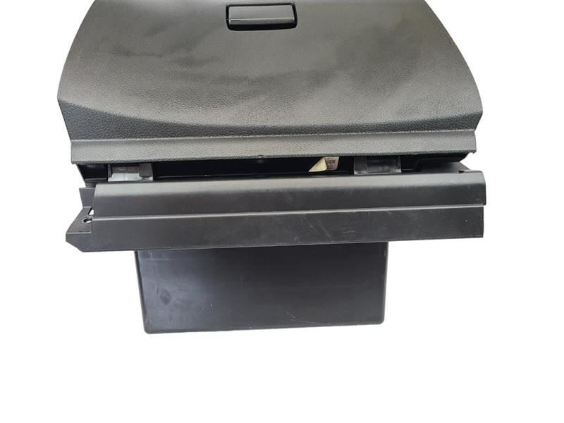SENTRA    2019 Glove Box 588624