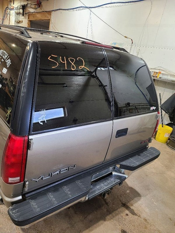 YUKON     1998 High Mounted Stop Light 664318