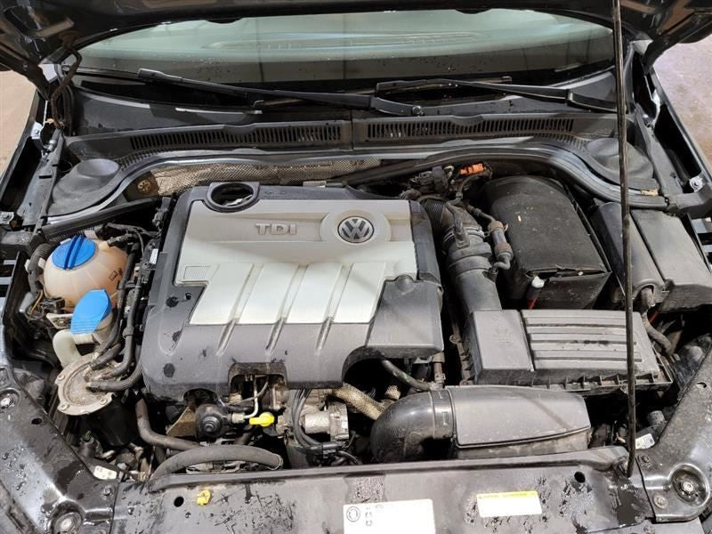Driver Left Headlight Sedan Halogen Fits 11-16 JETTA 539069
