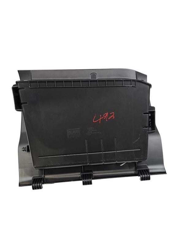 ESCAPE    2022 Glove Box 615046