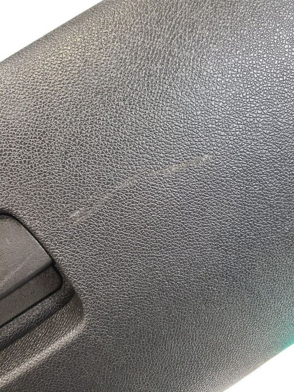 YUKON     2011 Glove Box 671847