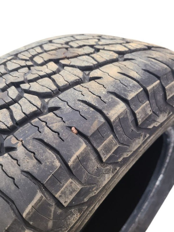 2 Used Tires  275 60 20 BFGoodrich A/T 11/32  668746