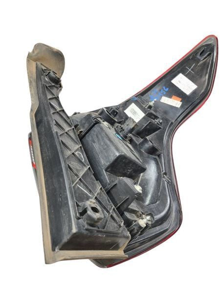 Driver Tail Light Without Police Package Clear Lens Fits 16-19 EXPLORE