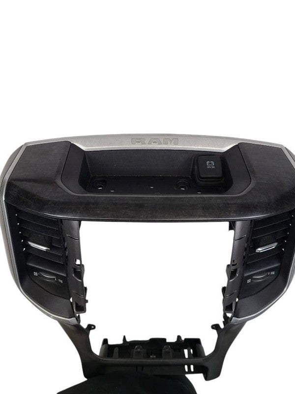 RAM3500   2021 Dash Bezel 618501