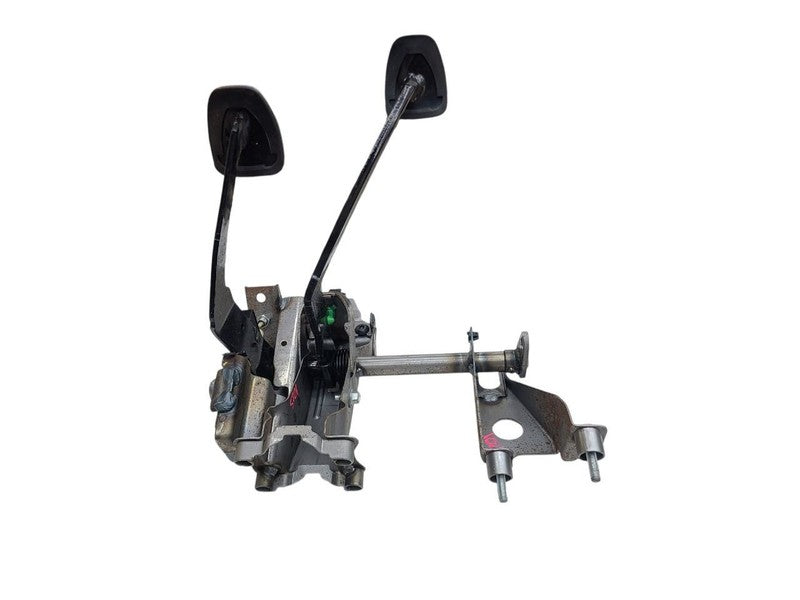 FR-S      2013 Pedal Brake/Clutch 678132
