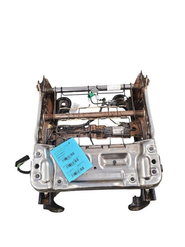 RAM2500   2010 Front Seat Track 646973