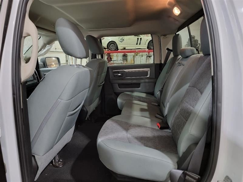 RAM1500   2017 Owners Manual 492383