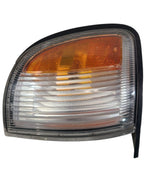 Passenger Corner/Park Light Fender Mounted Fits 99-00 INFINITI QX4 658