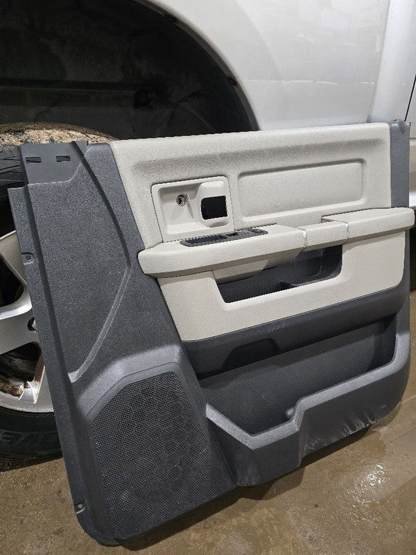 RAM1500   2009 Front Door Trim Panel 627695