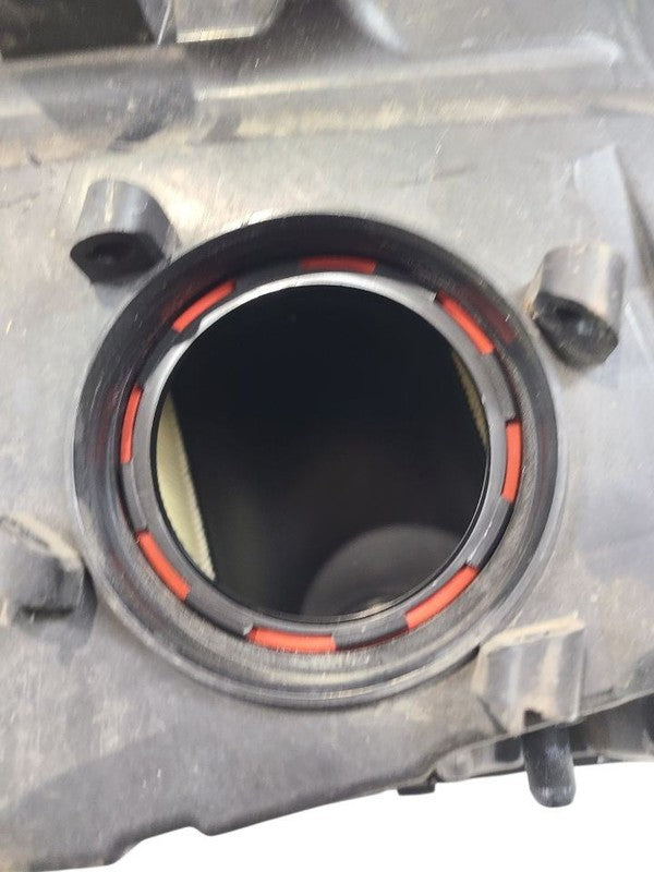 Driver Left Air Cleaner 3.0L Fits 15-18 PORSCHE MACAN 661484