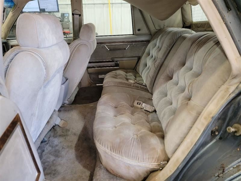 FRONT FIFTH AVE 1985 Center Lap Belt Seat Belt Front 556862