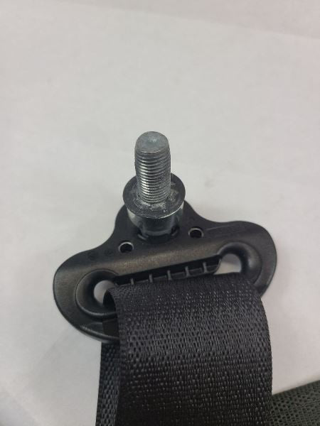 REAR XT5       2019 2nd Row Drivers Side Retractor Seat Belt Rear 5607
