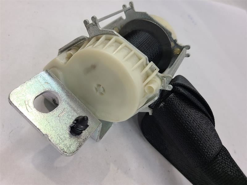 REAR CARAVAN   2013 3rd Row Center Retractor Seat Belt Rear 561451
