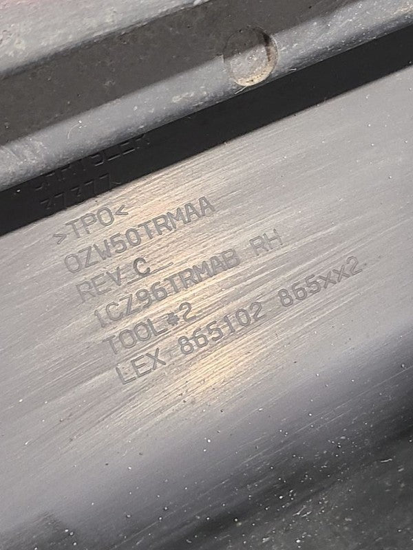 TOWN COUN 2013 Rocker Panel Moulding 667601