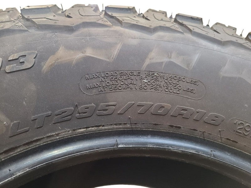 1 Used Tire 295 70 18 BFGoodrich AT 15/32 670382