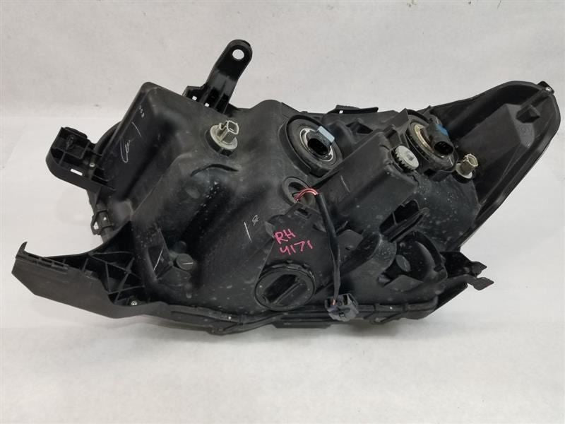 Passenger Side RH TACOMA    2020 Headlight 539568