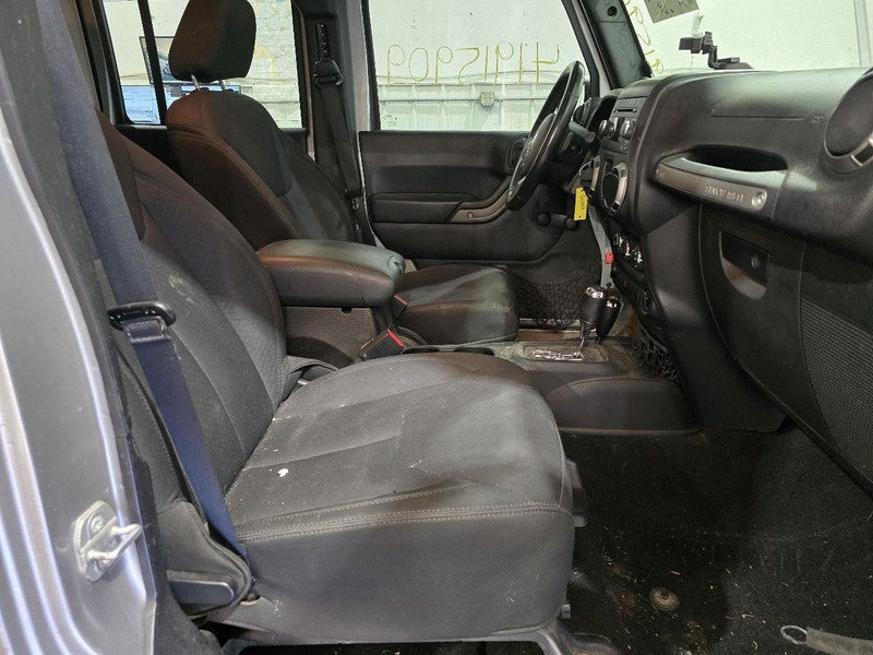 Driver Front Door VIN W 6th Digit Jk Body Full Door Fits 11-18 WRANGLE