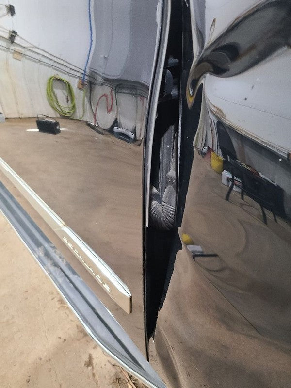 Passenger Right Front Door Fits 15-20 ESCALADE 664110