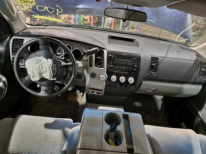 TUNDRA    2009 Owners Manual 501568