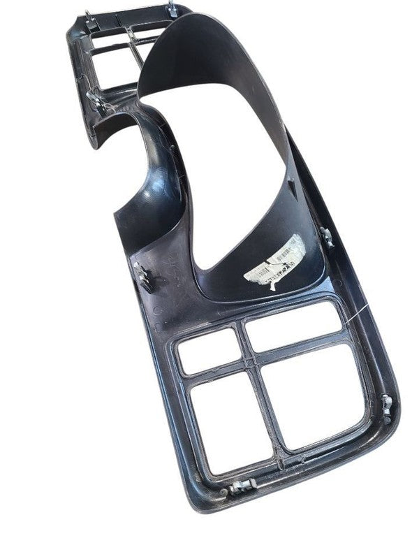 SILVRDO35 2006 Dash Bezel 671160
