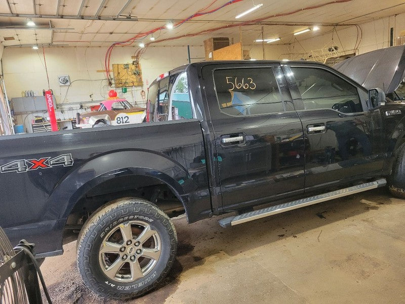 F150      2020 Fuel Filler Door 675722